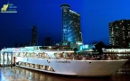 ผู้คนมากหมาย; กินอาหารบนเรือ; ห้องรับปีระทานอาหาร; Grand Pearl เรือแกรนด์เพิร์ล; พืนไม้; ความเป็นไทย; ห้องอาหาร;