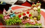 ผู้คนมากหมาย; กินอาหารบนเรือ; ห้องรับปีระทานอาหาร; Grand Pearl เรือแกรนด์เพิร์ล; พืนไม้; ความเป็นไทย; ห้องอาหาร;