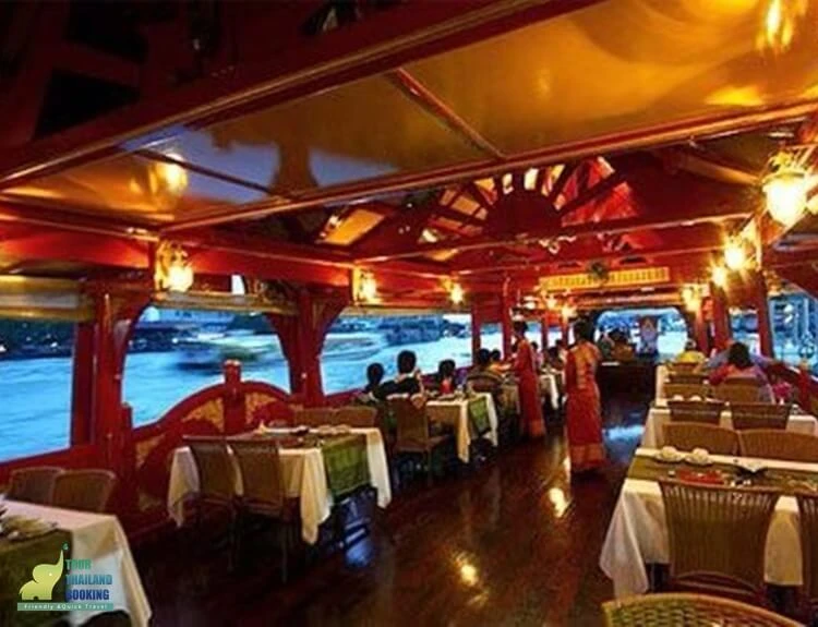 บรรยากาศภายในเรือแว่นฟ้า , เรือแว่นฟ้า