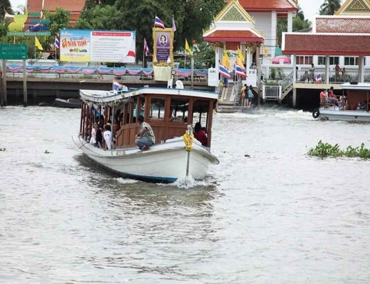 นั่งเรือชมเกาะเกร็ด