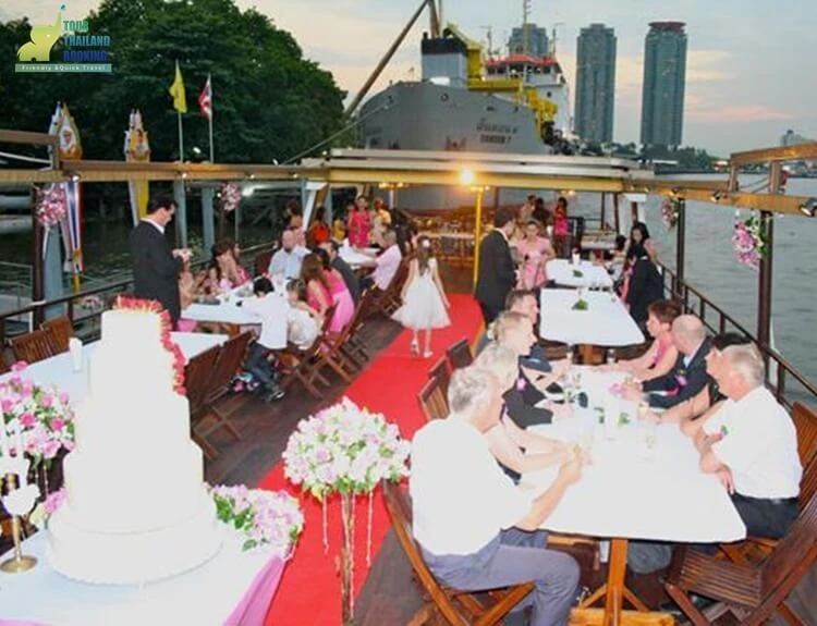 จัดงานแต่งงานบนเรือ