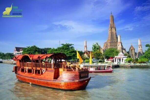 เรือมโนหรา์ ด้านหลังวิววัดอรุณ