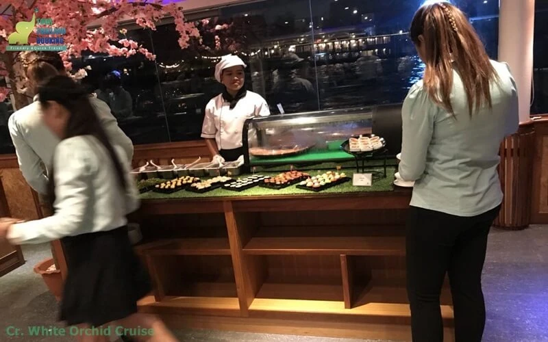 seafood เรือบุฟเฟ่ ซีฟู๊ต เรือไวท์ออร์คิด