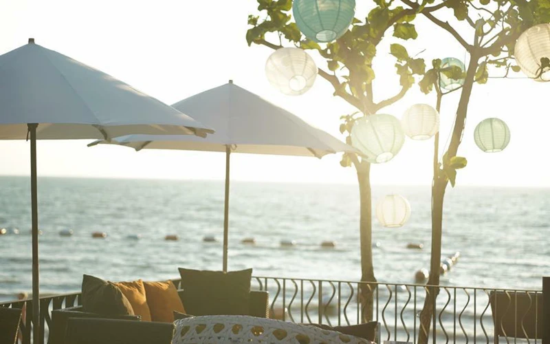 พัทยา; Surf & Turf Pattaya; ร้านอาหารริมทะเล;