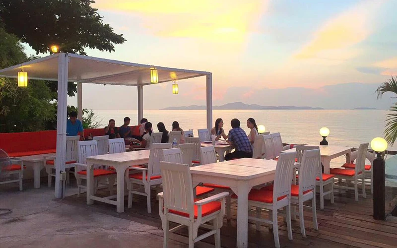 พัทยา; บาลีฮายซันเซ็ต; ร้านอาหารริมทะเล;
