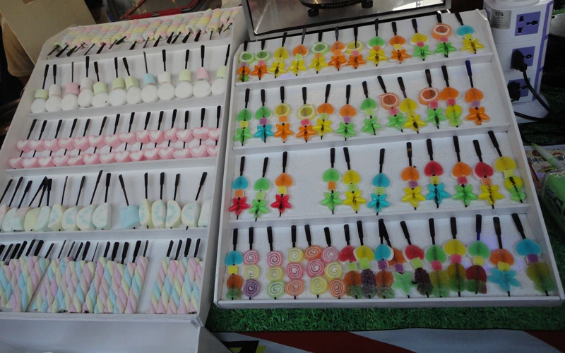 อมยิ้ม; อัมพวา; ตลาดน้ำอัมพวา; ของกินในตลาดน้ำอัมพวา;