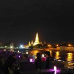 Alangka Cruise Bangkok river Wat Arun