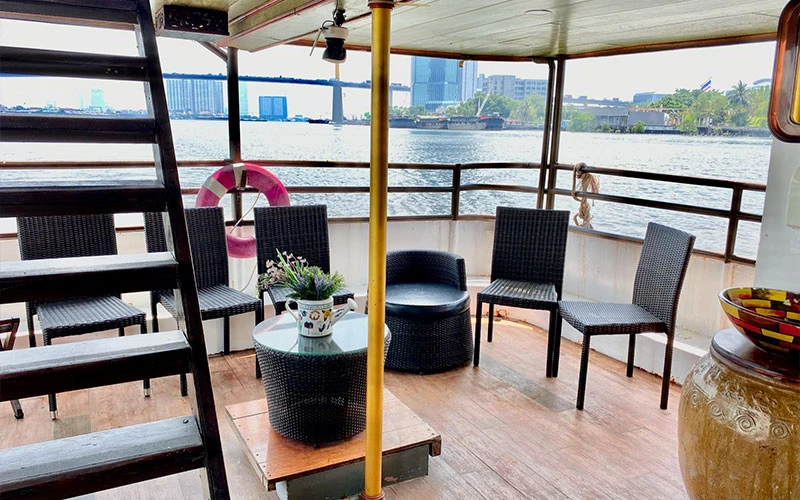open air on the back dinner cruise
