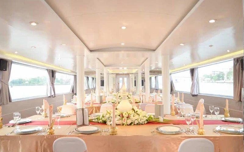 Khanna Cruise