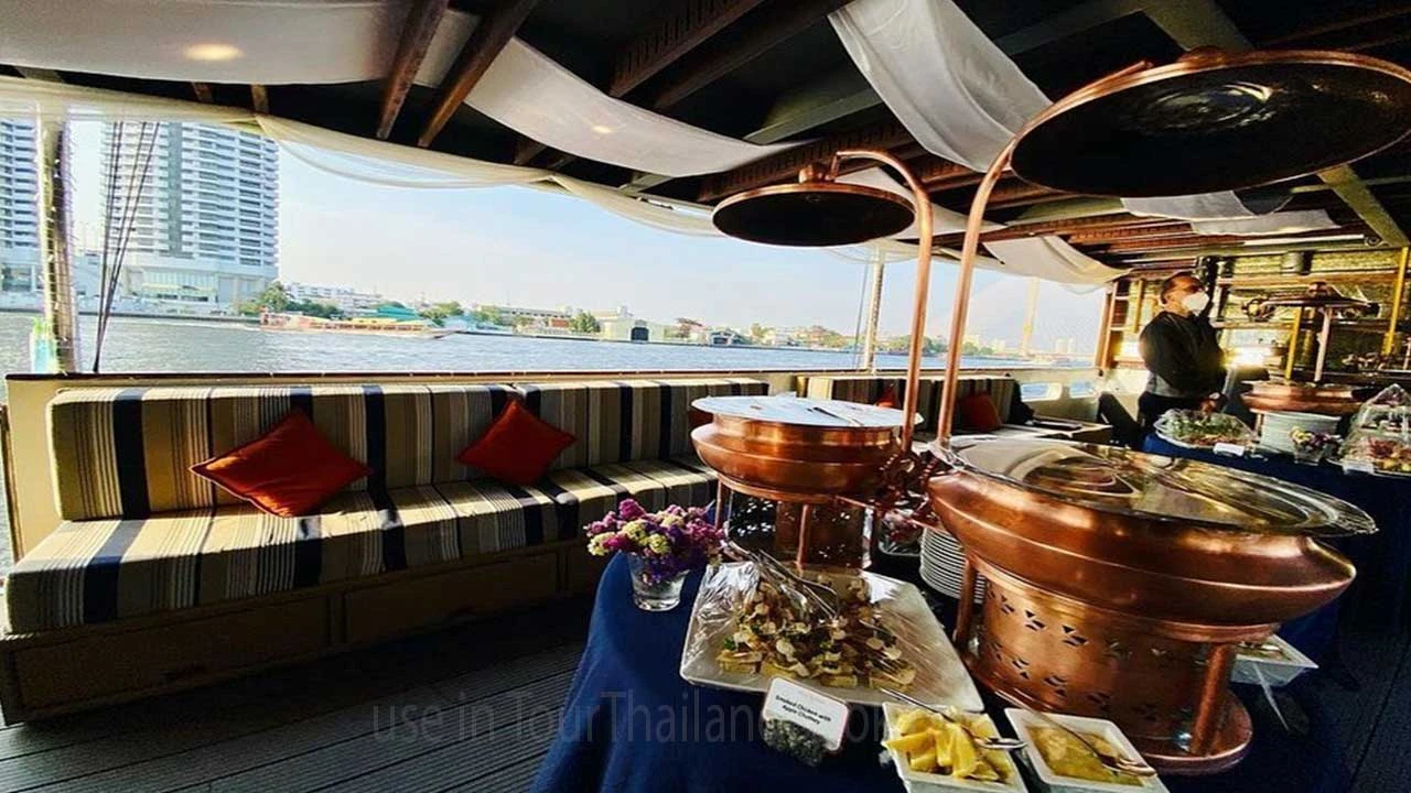 PATRAVADI SHOW BOAT